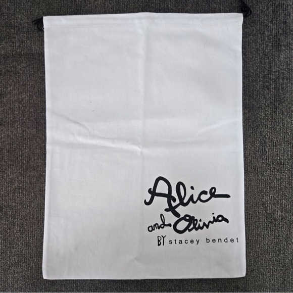 ALICE AND OLIVIA Drawstring Dust Bag 13” X 17” - Picture 7 of 7